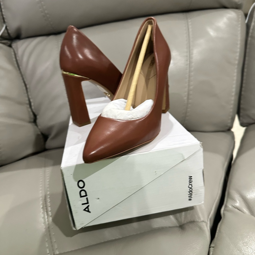 Aldo pointy with block heel